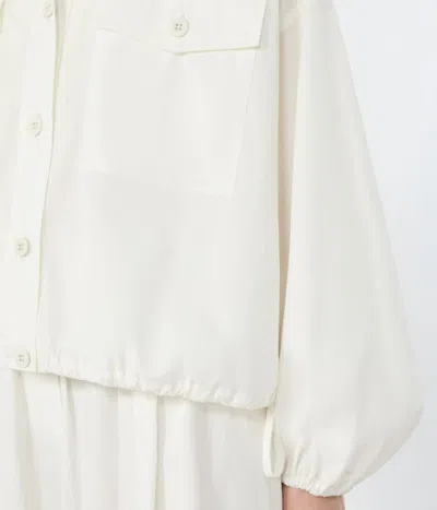 Weekend 周末 维基奥里加诺 In White