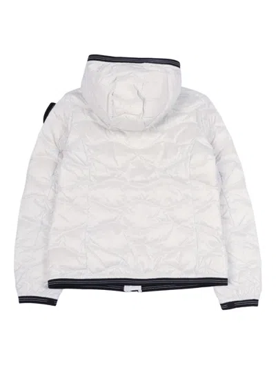 Blauer 布劳尔·因博蒂托·皮马·洛厄尔·朱尼尔 In White