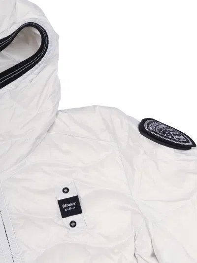 Blauer 布劳尔·因博蒂托·皮马·洛厄尔·朱尼尔 In White