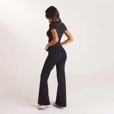 Lounge Black In Black