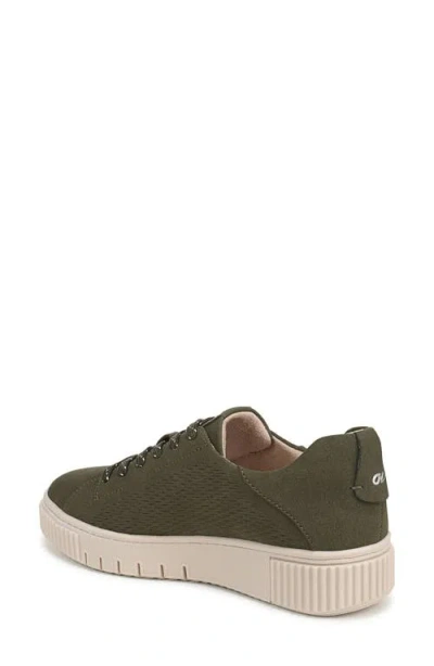 Naturalizer Turner Perforated Platform Sneaker In Green