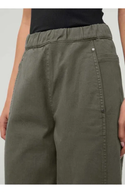 Duer Flextwill Barrel Pull On Pant In Green