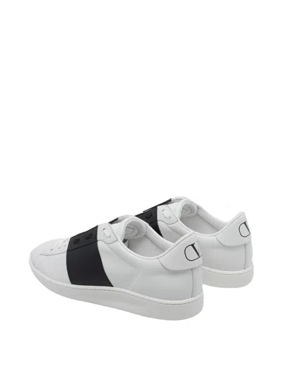 Valentino Garavani Minimalist Leather Sneakers With Contrasting Stripe Detail And Vlogo Signature In Blue