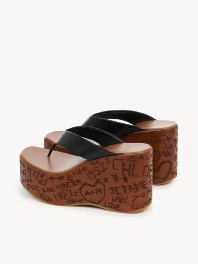 Chloé Maxime Graffiti-print Wedge Sandals In Black