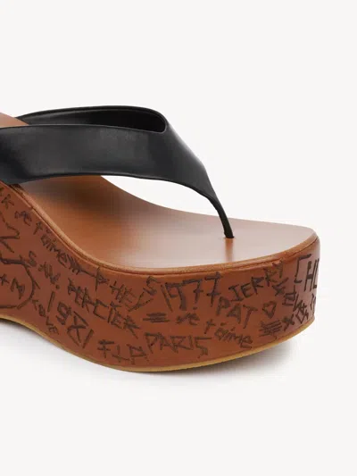 Chloé Maxime Graffiti-print Wedge Sandals In Black