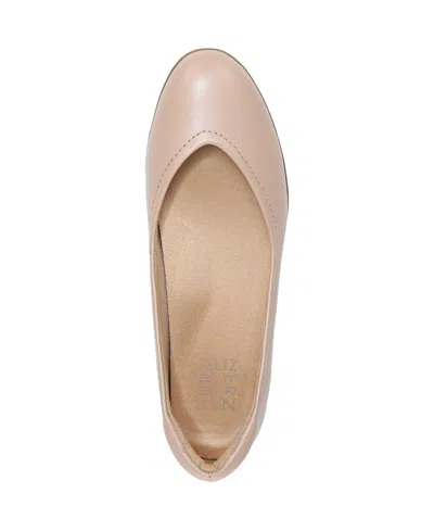 Naturalizer Vivienne Womens Slip On Flats In Neutral