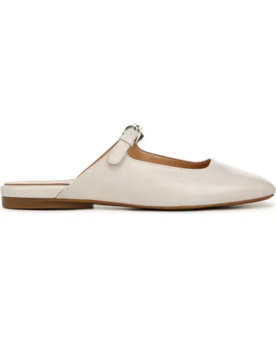 Naturalizer Apple Mule In White