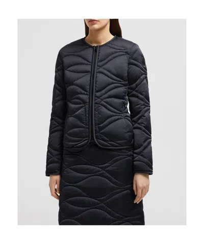 Moncler Pyrope Short Down Jacket In Blue