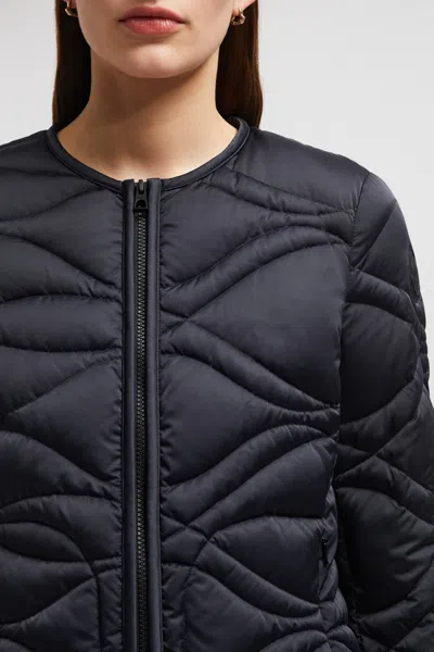 Moncler Pyrope Short Down Jacket In Blue