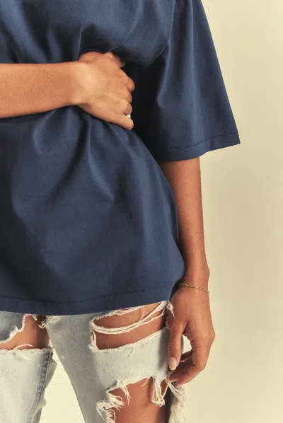 Elwood Oversized Core Tee In Blue
