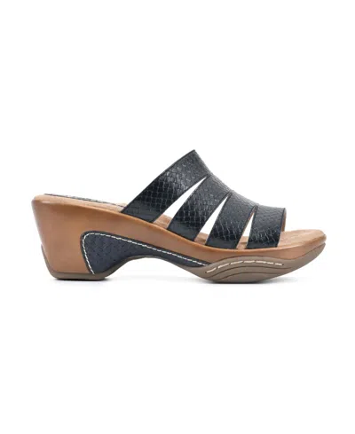 White Mountain Valora Platform Sandal In Black