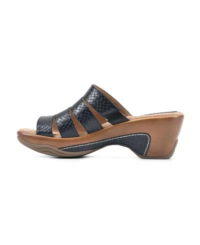 White Mountain Valora Platform Sandal In Black