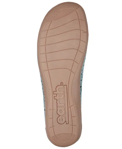 Earth Wide Width Bentlee Flat In Blue