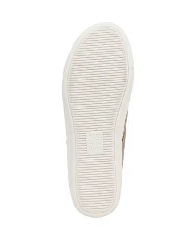 Naturalizer Medina Sneaker In White