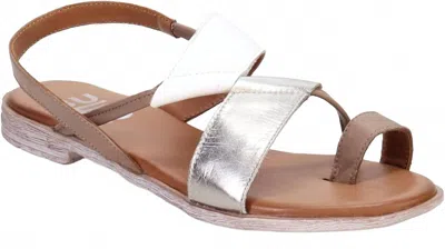 Bueno Yuki Toe Loop Sandal In Silver
