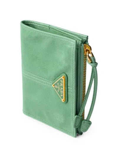 Prada Small Leather Wallet In グリーン