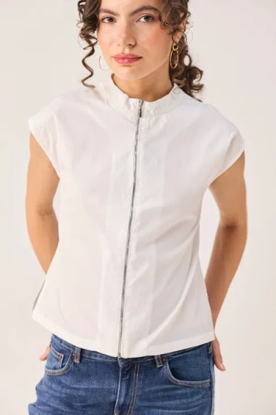 Reistor Zip Front Top In Neutral