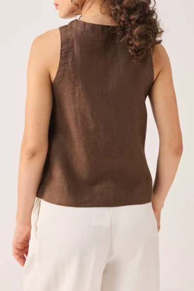 Reistor Button Neck Top In Brown