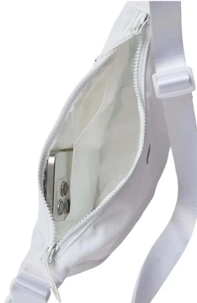 Fabletics The Sling Bag In Classic White