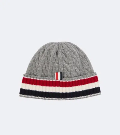 Thom Browne Light Grey Cable-knit Beanie In Red