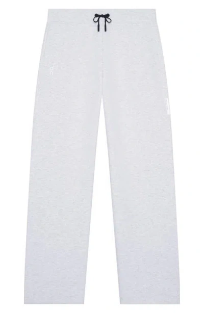 On Focus Tech Sweatpants In White
