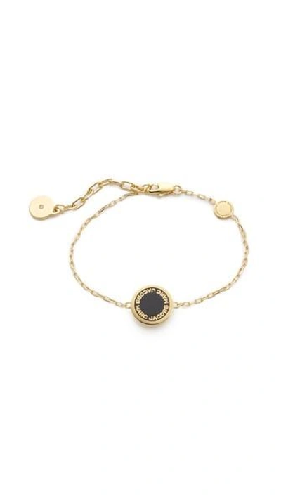 Shop Marc Jacobs Enamel Logo Disc Bracelet In Black/oro