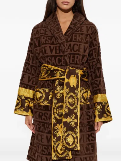 Versace Home 아이 러브 바로크 로고 프린트 가운 In Multi