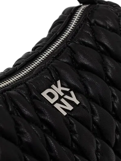 Dkny 레미 로고 장식 퀼팅 숄더 백 In Black