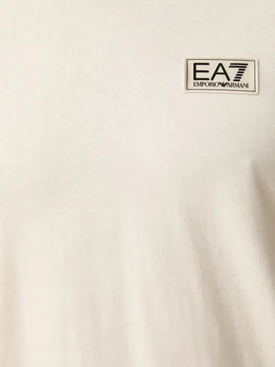 Ea7 로고 패치 티셔츠 In Neutral