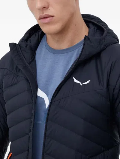 Salewa 브렌타 후드 패딩 재킷 In Black