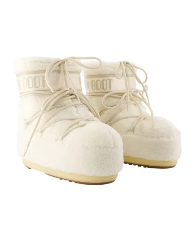 Moon Boot Drawstring Low Boots In Gray