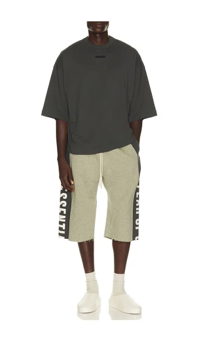 MERCH T恤