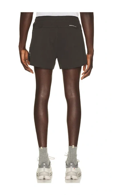 On Performance Volt Shorts In Brown