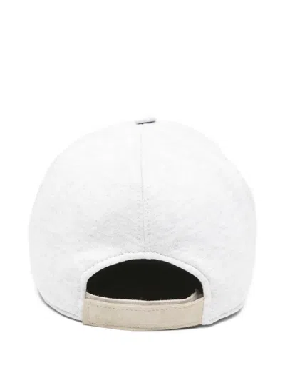 Eleventy 로고 자수 터치 스트랩 베이스볼 캡 모자 In White