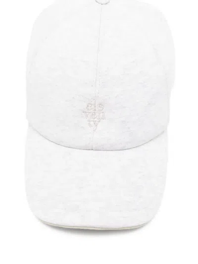 Eleventy 로고 자수 터치 스트랩 베이스볼 캡 모자 In White