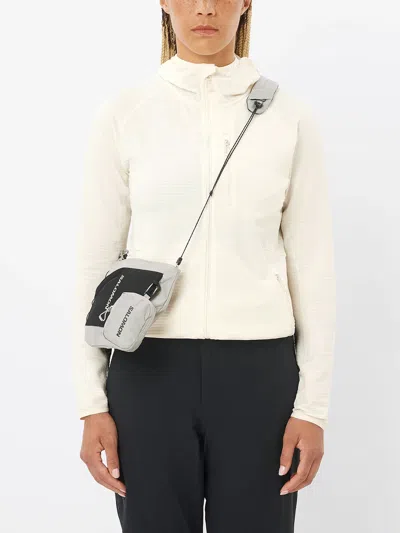 Salomon Essential Lightwarm In White