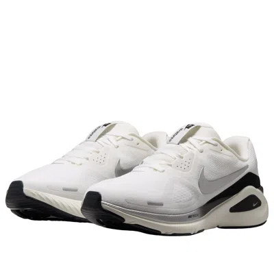 Nike Womens Structure 26 Ess In White