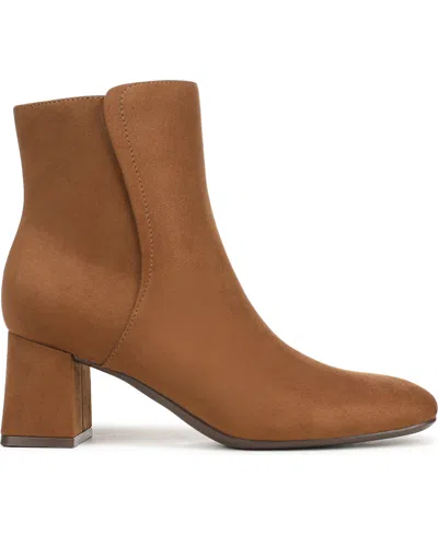Naturalizer Delaney Bootie In Brown