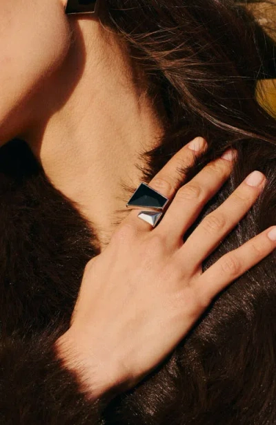 Retro Chic Echo Ring In Black