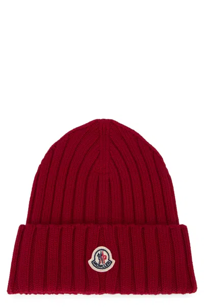 Moncler Cable-knit Wool Beanie With Logo In Burgundy In Burgundy