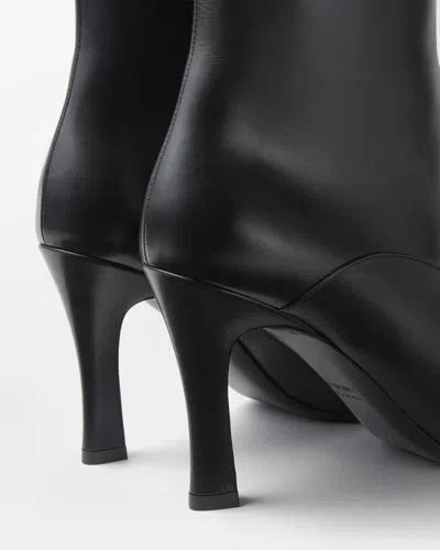 Versace Medusa-plaque Leather Ankle Boots In Black