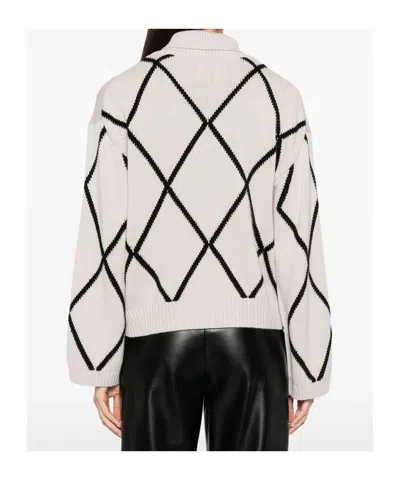 Allude Argyle-pattern Roll-neck Sweater In White