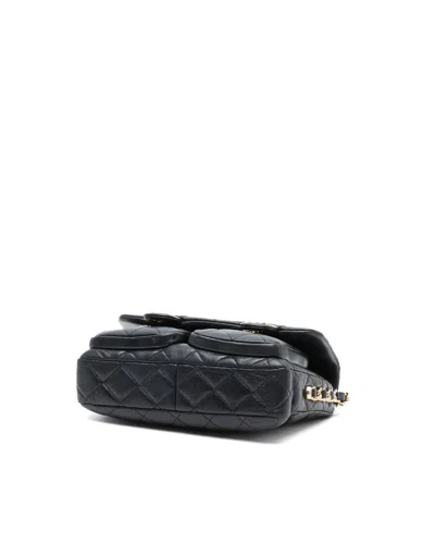 Chanel 24a Messenger Bag In Black