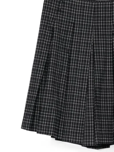 Pushbutton Pleated Bermuda Short In Green