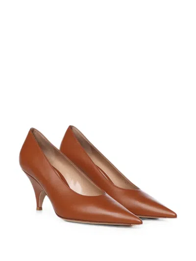 Gianvito Rossi Simple Handcrafted Leather Shoes In Brown