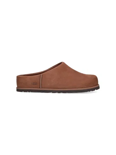 Ugg Matte Finish Smooth Rounded Toe Clogs In Brown