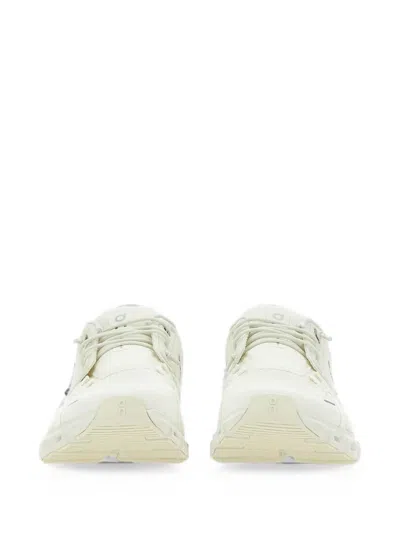 On Cloud 6 Sneakers In White