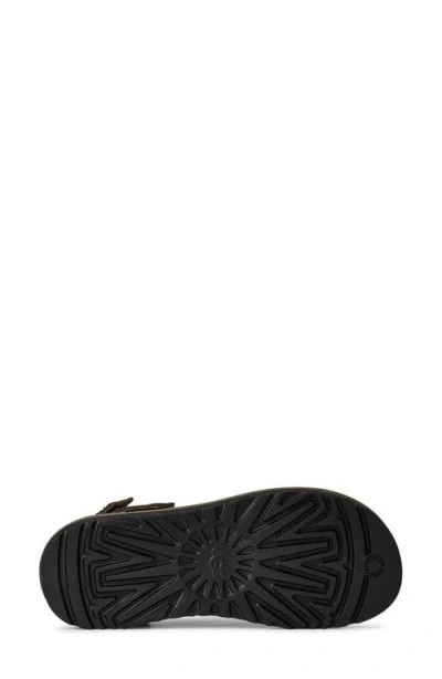Ugg Sandals Goldencoast Ii The Man In The Gray Shorts In Dried Oregano