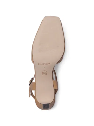Bernardo Hartley Sandal In Brown