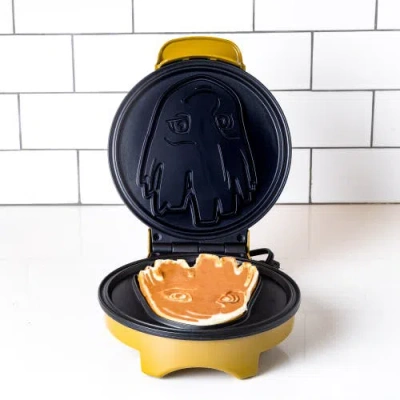 Uncanny Brands Marvel's Groot Waffle Maker In Multi